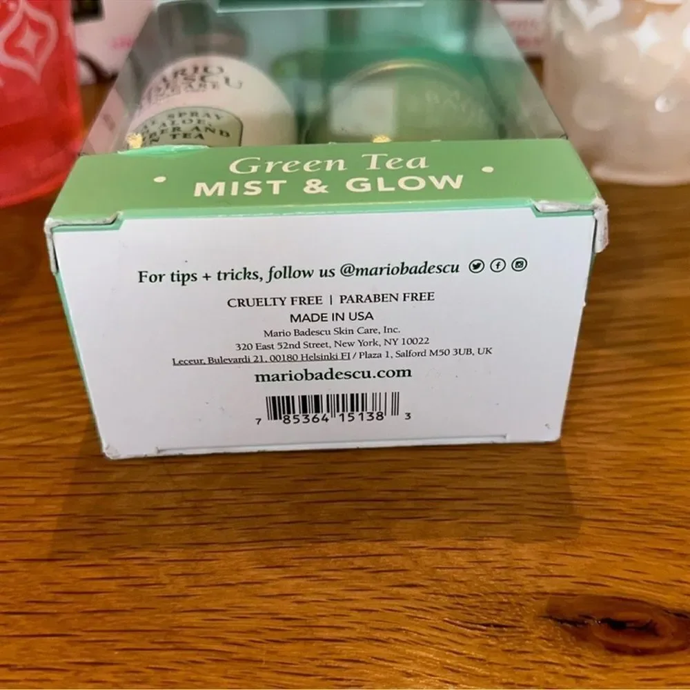 MARIO BADESCU Green Tea 4oz Facial Spray & 2oz Aloe Candle Gift Set